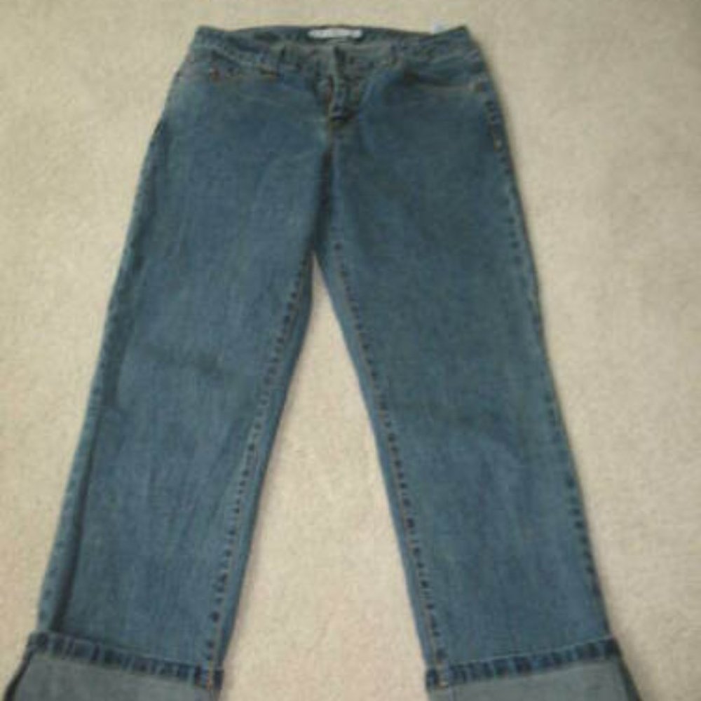 EUC Tommy Hilfiger Cuffed Capri Jeans Size 6
